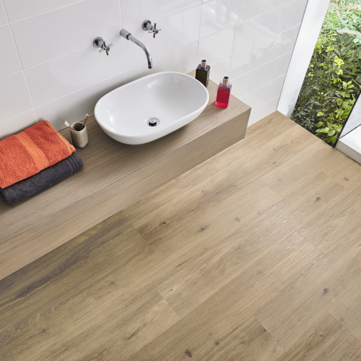 Bathroom with Korlok Select RKP8116