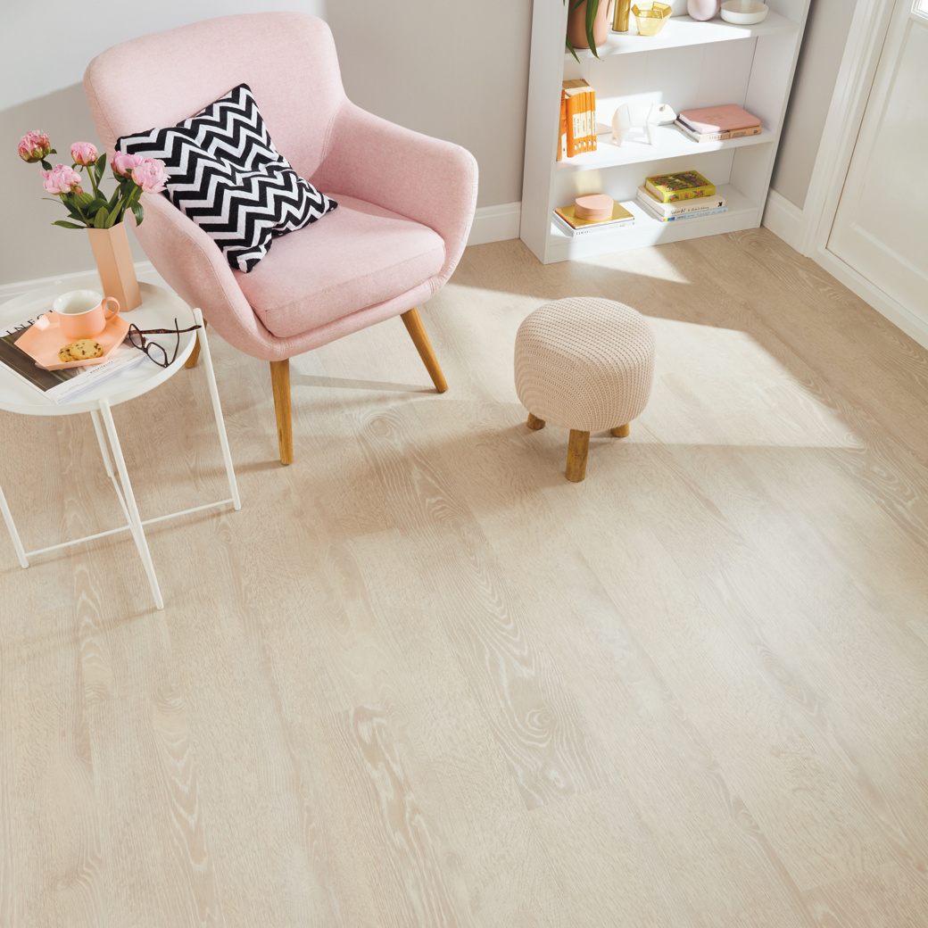 Van Gogh Blushed Oak LVT flooring in a living room